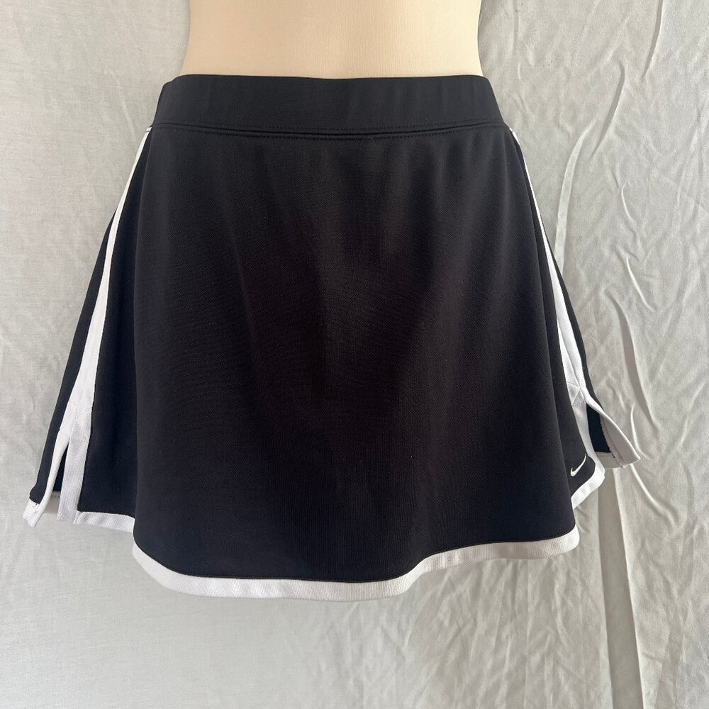 Nike Tennis Skirt with Built-in Shorts – Ladies S / Girls XL – Black & White - Picture 3 of 16